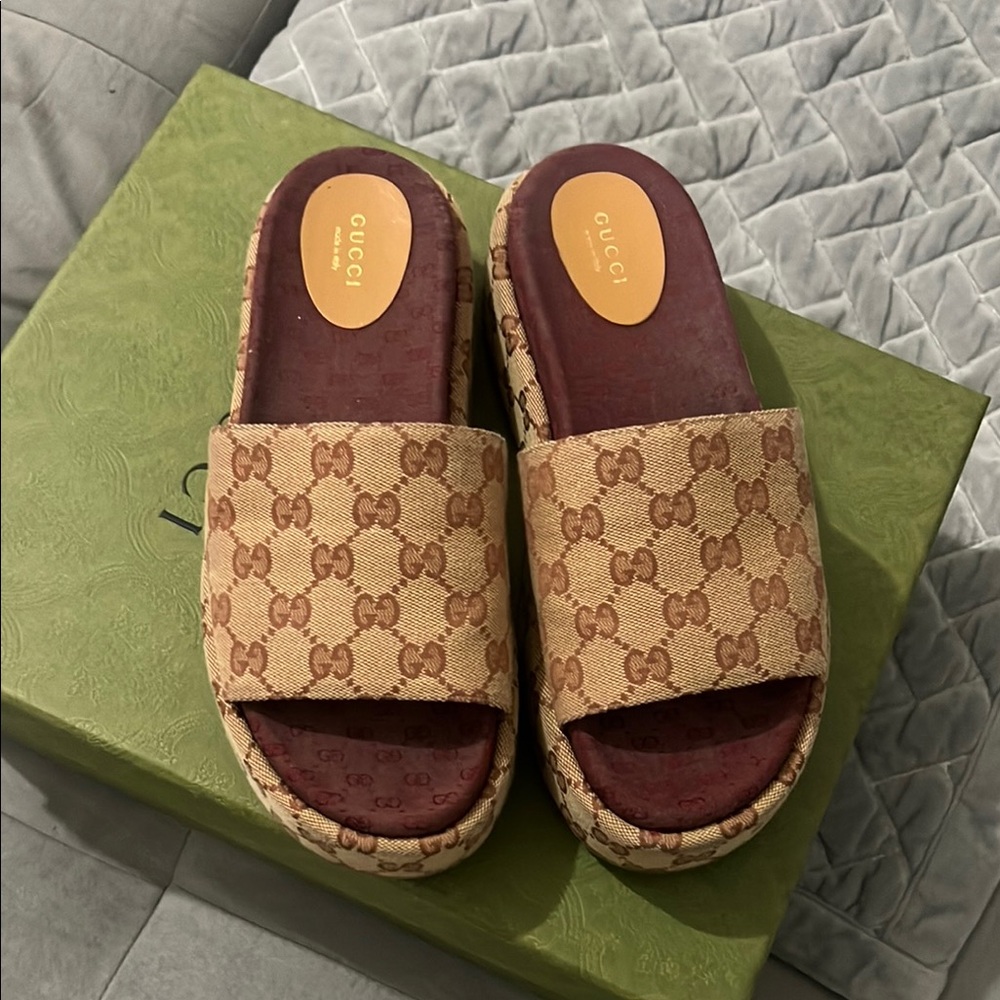 Gucci Brown Sandals with Iconic Design